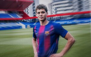 برشلونة يحول أول دفعة من صفقة حمزة عبد الكريم للأهلي