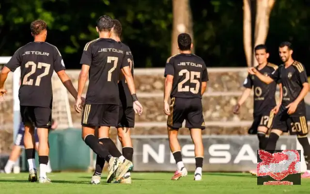 قناة مجانية تعلن إذاعة مواجهة الأهلي وبرشلونة في كأس خوان غامبر