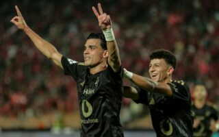 قرار مهم من الأهلي بشأن ملف تجديد عقد بن شرقي