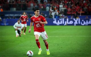 الأهلي يجدد عقد أشرف بن شرقي.. عرض بـ1.2 مليون دولار سنويًا