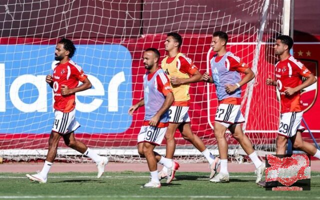 محاضرة فنية، الأهلي يواصل تدريباته استعدادا لمواجهة بترول أسيوط بكأس عاصمة مصر