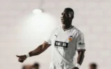 الأهلي يحسم موقفه من عودة أليو ديانج.. حقيقة الرحيل عن فالنسيا